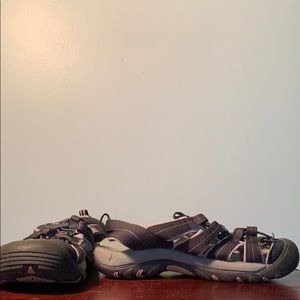 nevados Shoes - Well loved nevados closed toed sandals nevados Shoes - Well loved nevados closed toed sandals